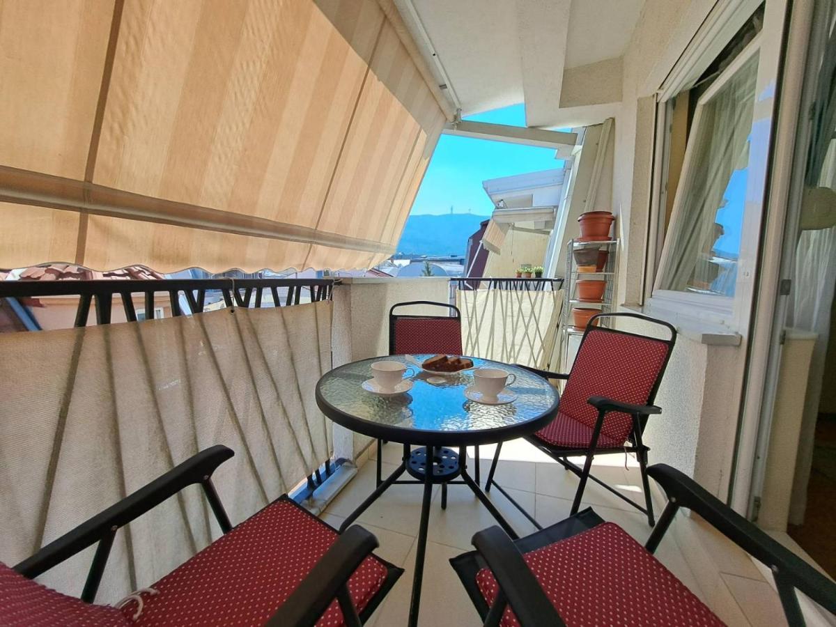 Bright Top Floor Apartment With Free Parking สโกเปีย ภายนอก รูปภาพ